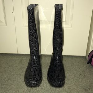 TOMS Tribal Print Rain Boots